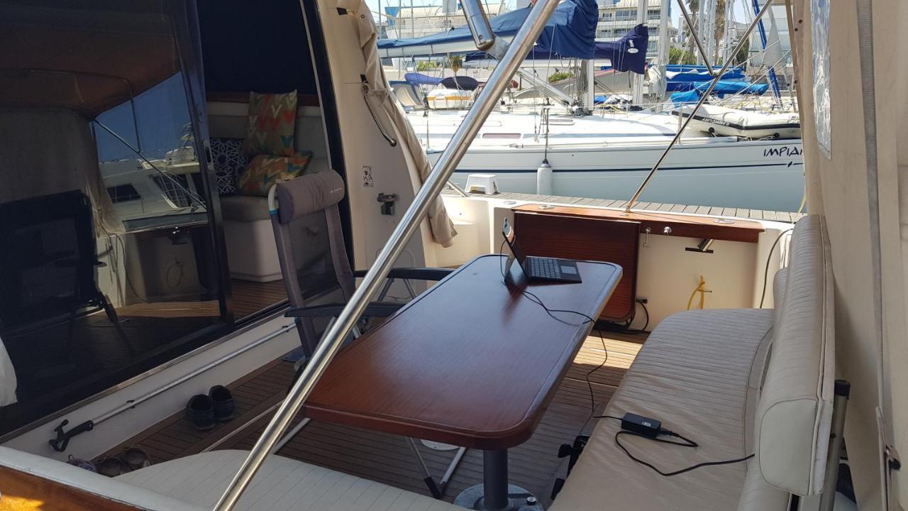 Private Yacht, We Love Our Guests Lisboa Exteriör bild