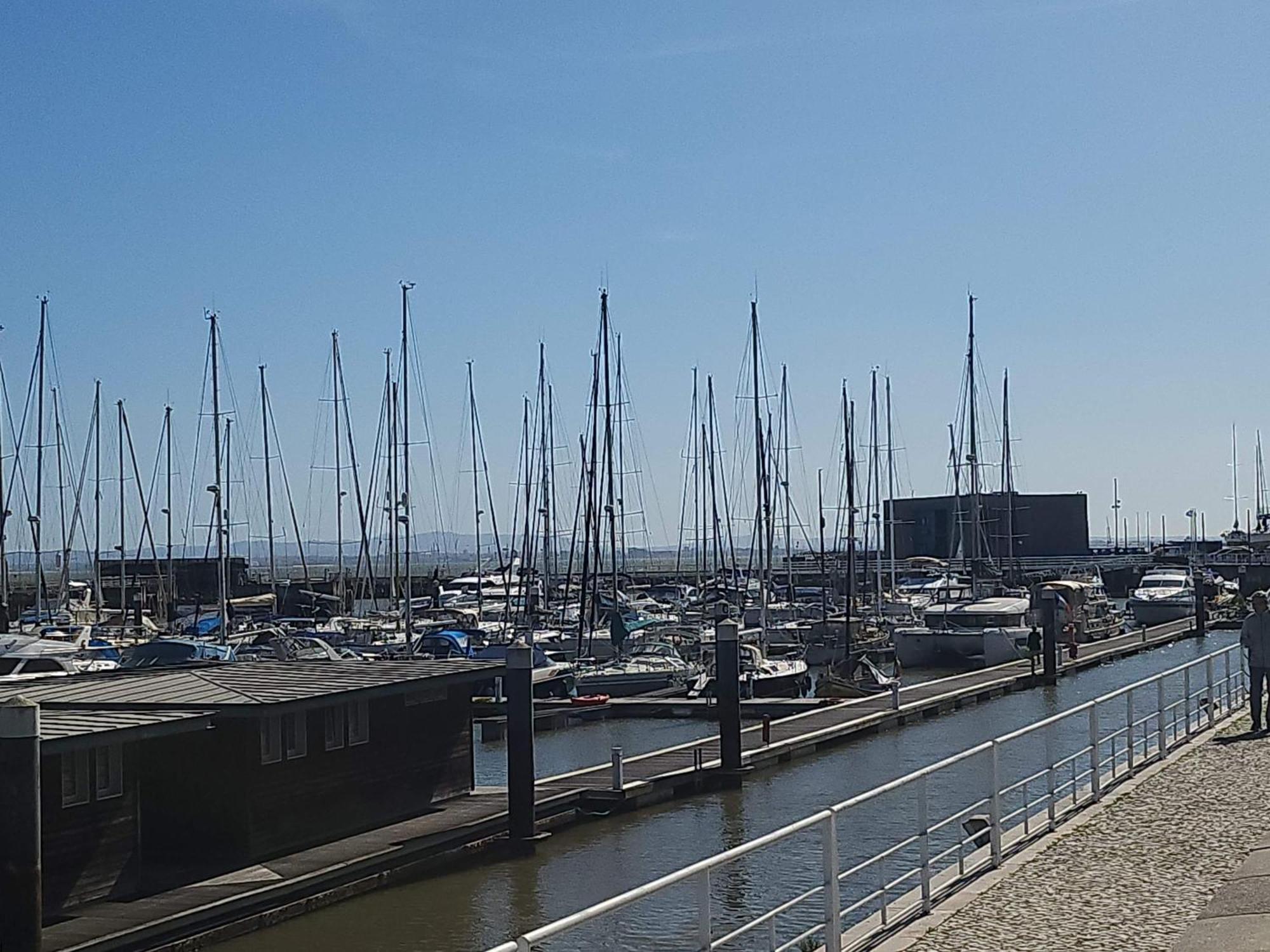 Private Yacht, We Love Our Guests Lisboa Exteriör bild